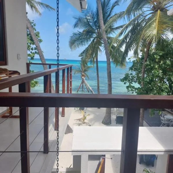 Comfy Cool Breeze by eMzaz，位于迪弗西的酒店