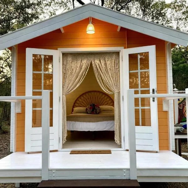 Casa Naranja - Off-grid Hideaway Agnes Water 1770，位于阿格奈什沃特的酒店