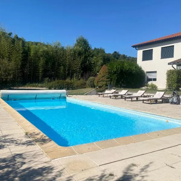 Charmante Maisonnette au calme, proche de Lyon，位于Dagneux的酒店