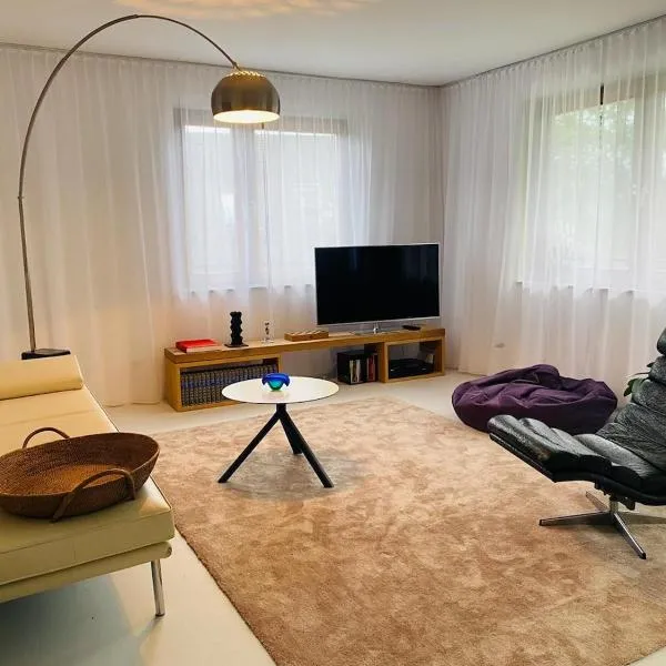Villa Rose-Ruhige Ferienwohnung in Wien Nähe，位于Ottenheim的酒店