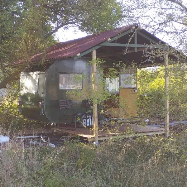 DDR Wohnwagen Heimstolz Wefelinger，位于Sandau的酒店