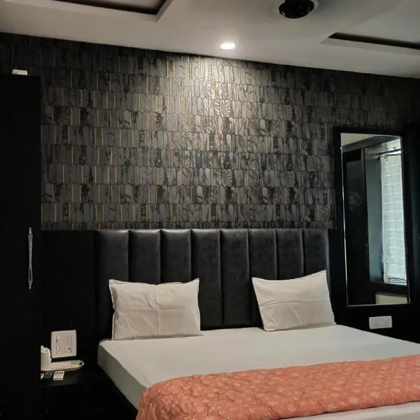 Shree Radhe Palace，位于Datia的酒店