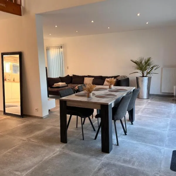 Maison Lesve，位于普罗丰德维耶的酒店