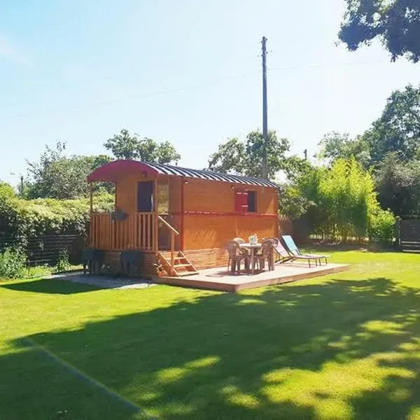 Roulotte rêve de bohème，位于Moisson的酒店