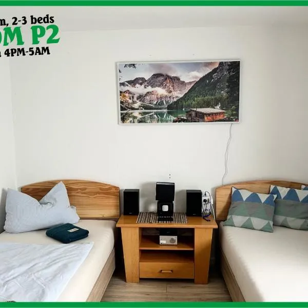 Deine Pension, Multi Room P2, 2-3 beds, 15qm, Check-in 4PM till 5AM，位于克雷格林根的酒店