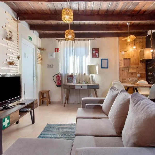 Recanto Do Pinhal E Mar，位于Carriço的酒店