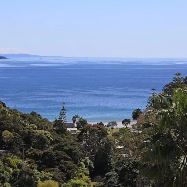 怀赫科岛帕姆度假公寓，位于Te Whau Bay的酒店