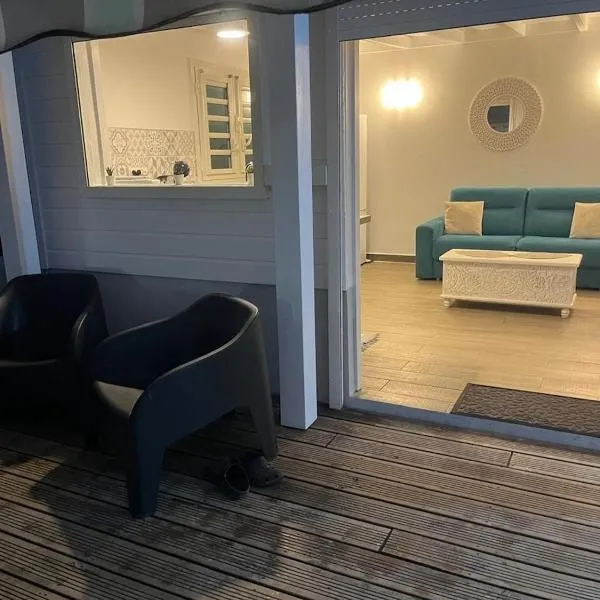 Logement cosy avec piscine proche de l'aéroport，位于Ducos的酒店