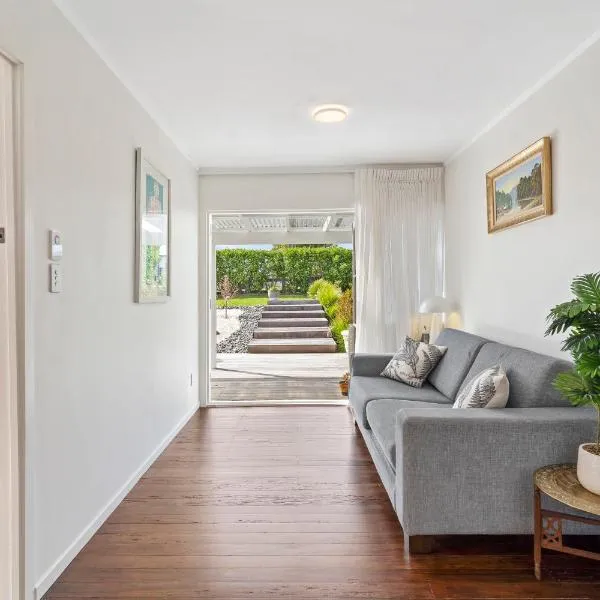 Maraetai Beach Villa，位于Maraetai的酒店