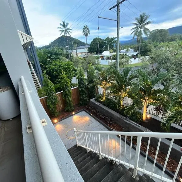 Luxury Terrace Apartment，位于三一海滩的酒店