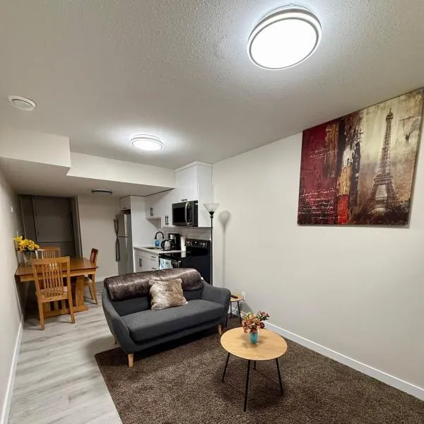 Newly Built Cozy Cove Suite，位于里贾纳的酒店