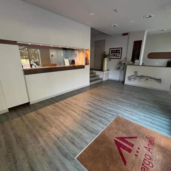 艾尔布格艾娜丽酒店，位于洛迪的酒店