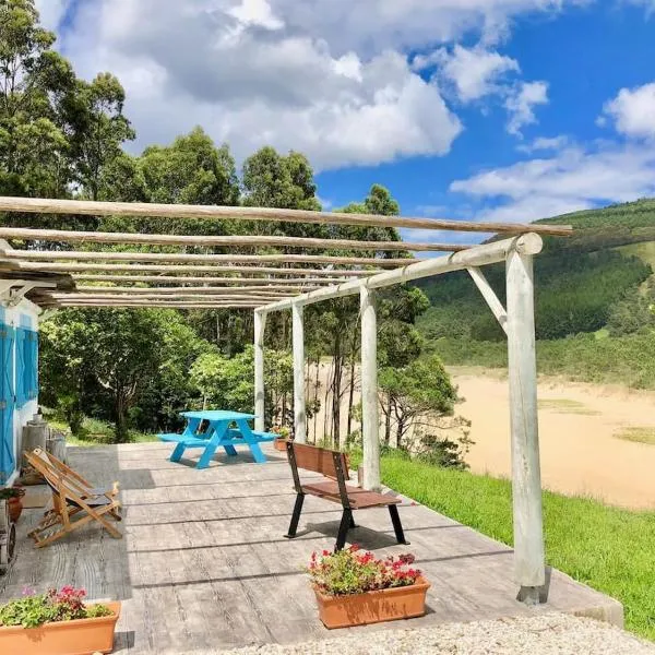 Esteiro Surf Lodge，位于圣马尔塔奥尔蒂盖拉的酒店