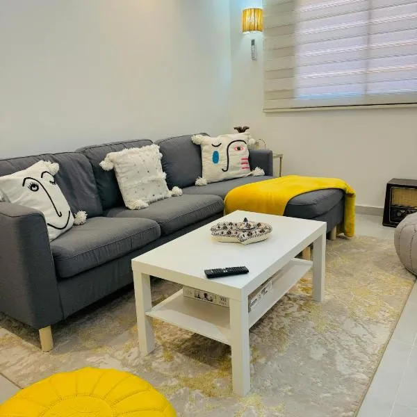 Jardin Yves Appartement 2 Chambres Chic & Parking，位于马拉喀什的酒店