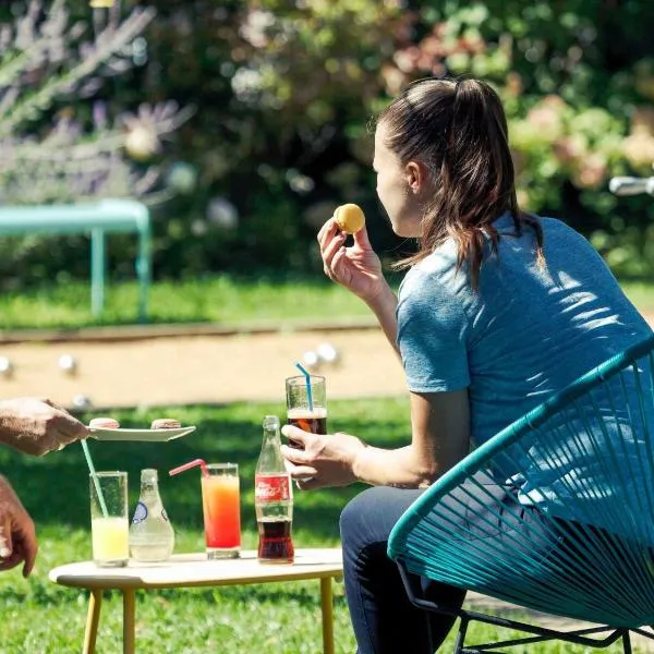 里昂沙波尼埃雷斯美居酒店，位于沙博尼耶尔莱班的酒店