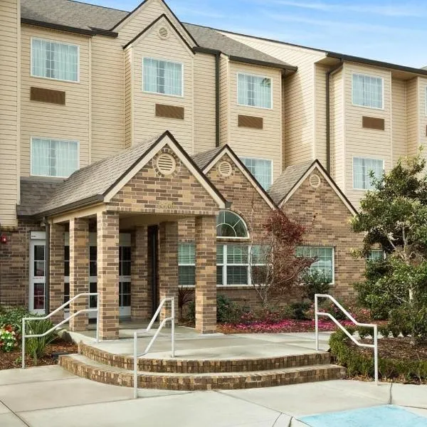 WeStay Suites Belle Chasse，位于Belle Chasse的酒店