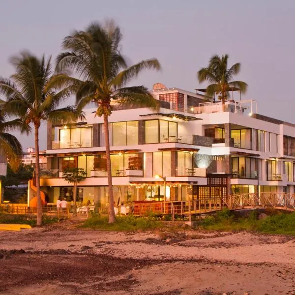Golden Bay Galapagos，位于巴克里索莫雷诺港的酒店