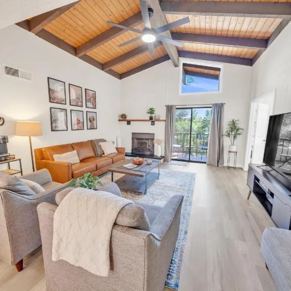 Sedona Escape- Pool, Spa, Hike, Dine, Relax，位于塞多纳的酒店