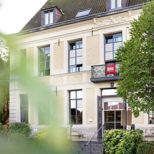 杜埃中心宜必思酒店，位于杜埃的酒店