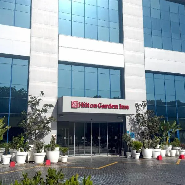 塞维利亚希尔顿花园酒店，位于塞维利亚的酒店