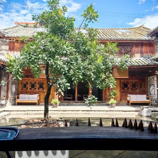 Dali Xizhou Jiakedi 大理喜洲甲科第古宅文化民宿，位于大理的酒店