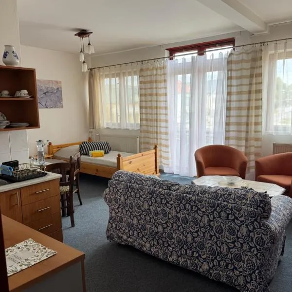 2- izbový APARTMÁN KAJKA v PENZION TRSTENÁ，位于特尔斯泰纳的酒店