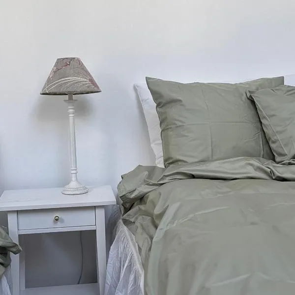 Annas gård, stall & pensionat，位于Fjärås的酒店