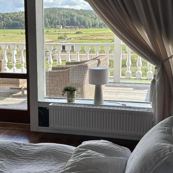 Annas gård, stall & pensionat，位于Fjärås的酒店