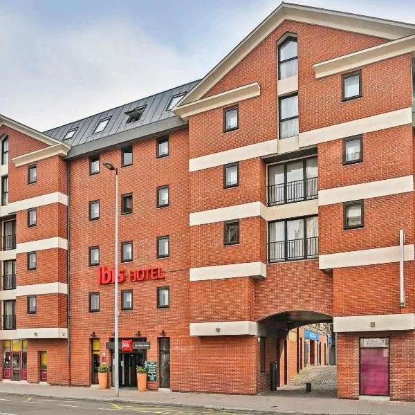 圣昆廷大教堂宜必思酒店，位于圣康坦的酒店