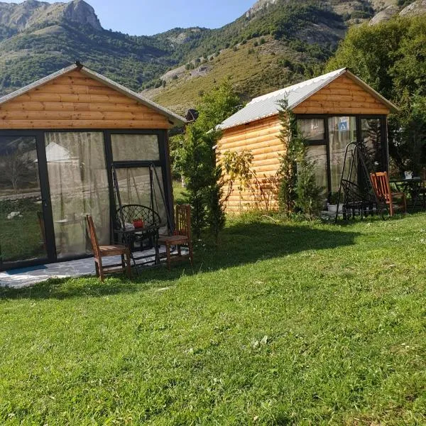 Boga Cabins，位于Bogë的酒店