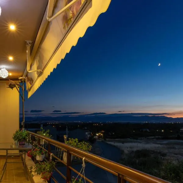 The Sunset Haven Kastoria - Modern Lake Elegance，位于卡斯托里亚的酒店