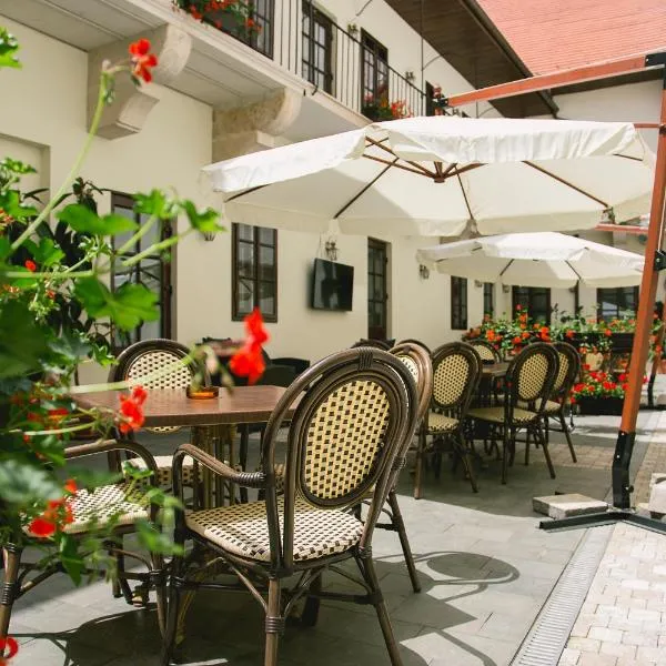 Le Petit Paris，位于克卢日-纳波卡的酒店