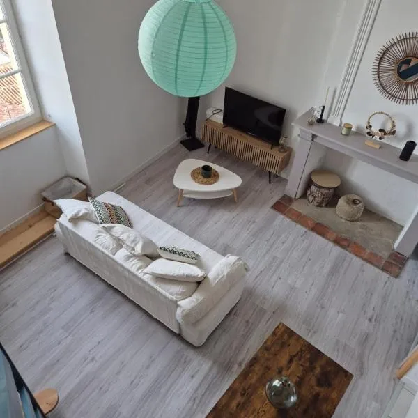 T2 moderne hypercentre - vue imprenable sur la ville，位于欧什的酒店