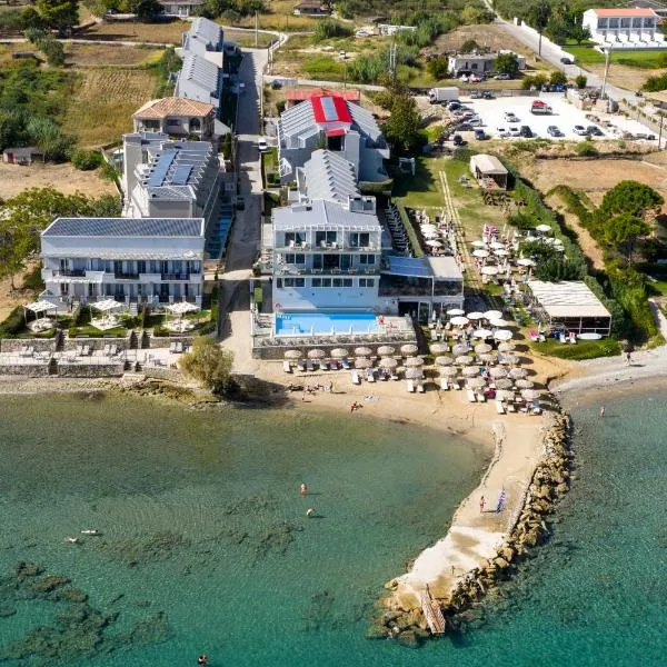 Golden Coast Beachfront Resort，位于基普塞利的酒店