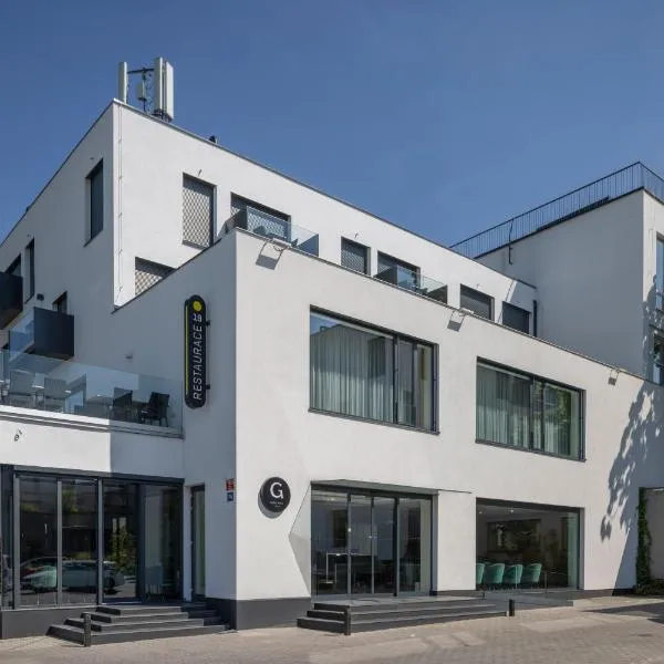 Hotel Golf Prague，位于布拉格的酒店