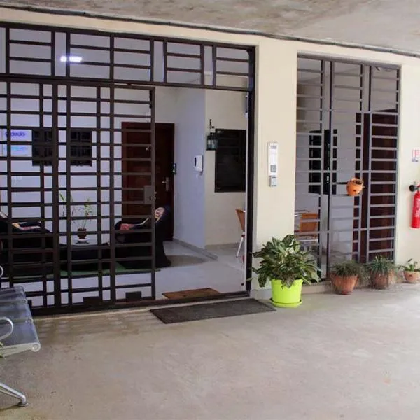 3 Appartements Indépendants - 1 ou 2 Chambres - Du Voyageur Solo au Groupe de 10 personnes - Résidence Calme, Proche Abidjan，位于阿比让的酒店