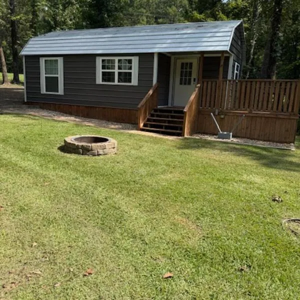 Trails , Tails , and Scales Cabin 2，位于Burkeville的酒店