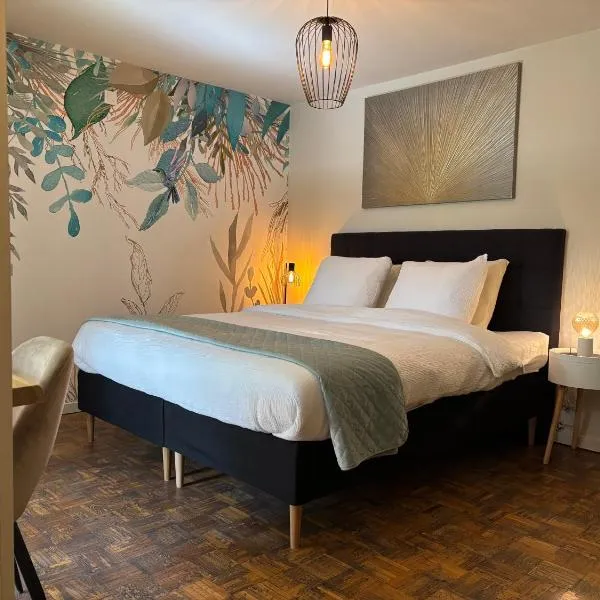 Charme logies Kampernoelie，位于Hoeselt的酒店