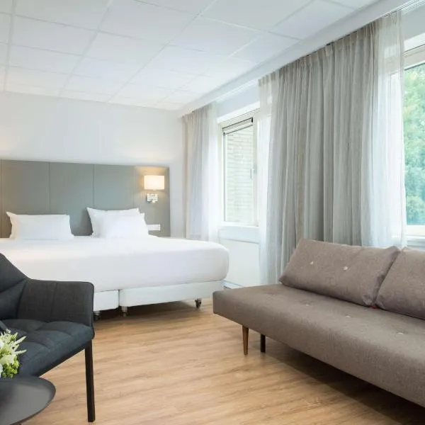 康宁小夫NH埃因霍温会议中心酒店，位于费尔德霍芬的酒店