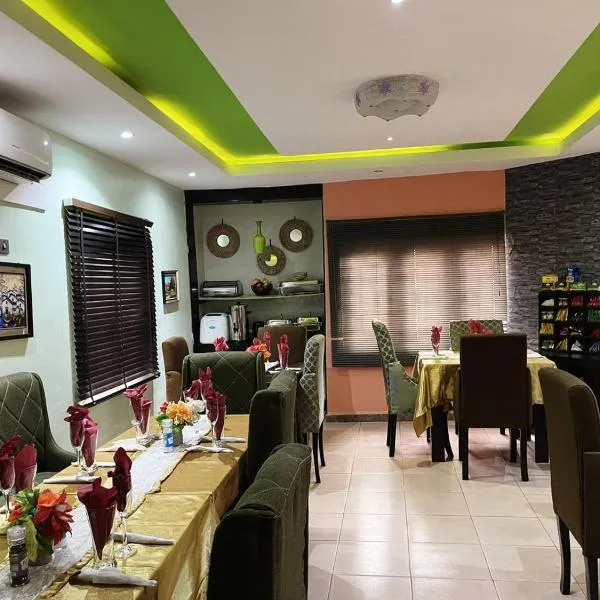 Shamrockmanor(TheResidence)，位于贝宁城的酒店