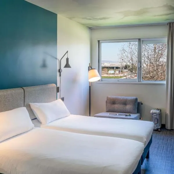 宜必思巴塞罗那维拉德坎斯机场酒店，位于维拉德塞斯的酒店