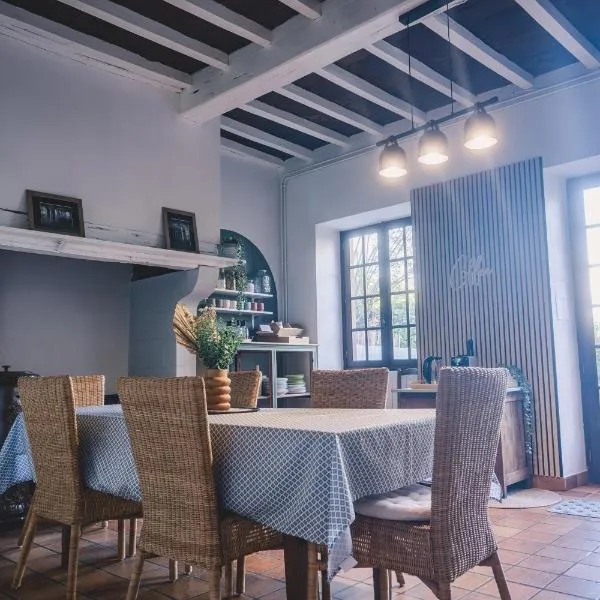 Maison 4 étoiles, centre Monein, 4 chambres, extérieur , jusqu'à 8 pers，位于莫南的酒店