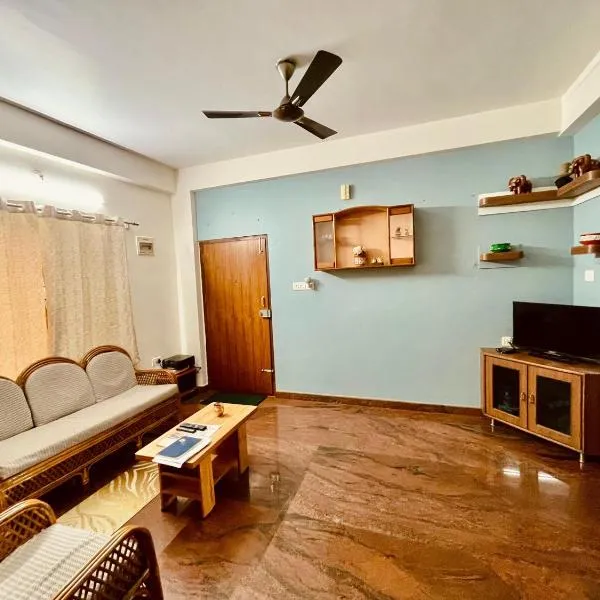 Anand's Elegant 2BHK Apartment - AC，位于迈索尔的酒店