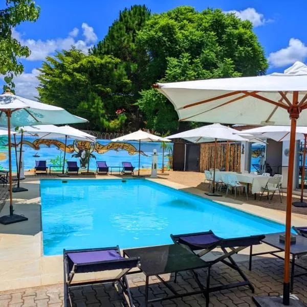 Hôtel Les 12 Collines, Ivato Aéroport，位于Ambohijanahary的酒店