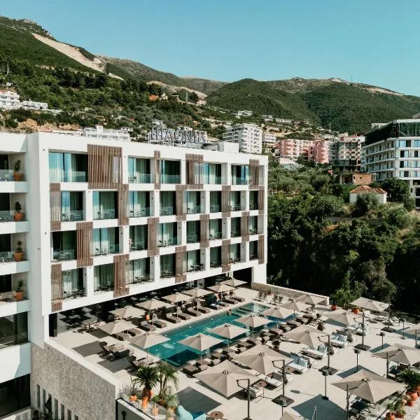 Magnus Hotel & SPA，位于伏罗拉的酒店