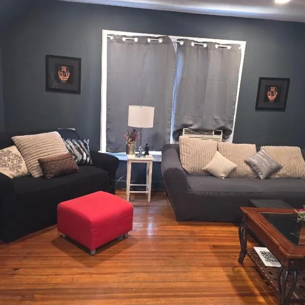 Fashionably cozy2，位于梅里登的酒店