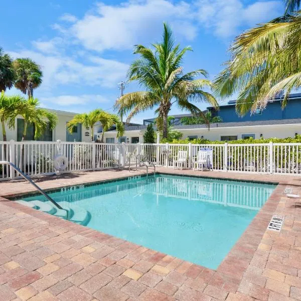 Driftwood Villas at Anna Maria Island Inn，位于霍姆斯海滩的酒店