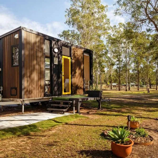 JJJ's Ranch Farm 2 by Tiny Away，位于Koolboo的酒店