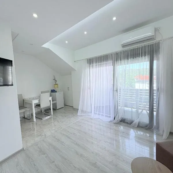 Apartment M&S，位于Bosanski Novi的酒店