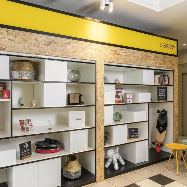 巴黎旺夫爱达格公寓式酒店 - 波特德瓦赛利斯，位于旺夫的酒店